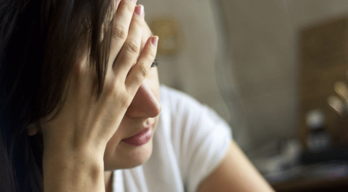 Чому болить голова: причини та ефективні методи позбавлення від болю