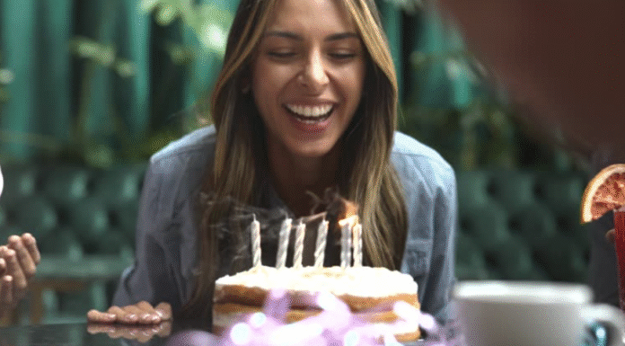 Мистецтво Щирості: Чому Привітання З Днем Народження Жінці в Прозі Завжди Перемагає Поезію